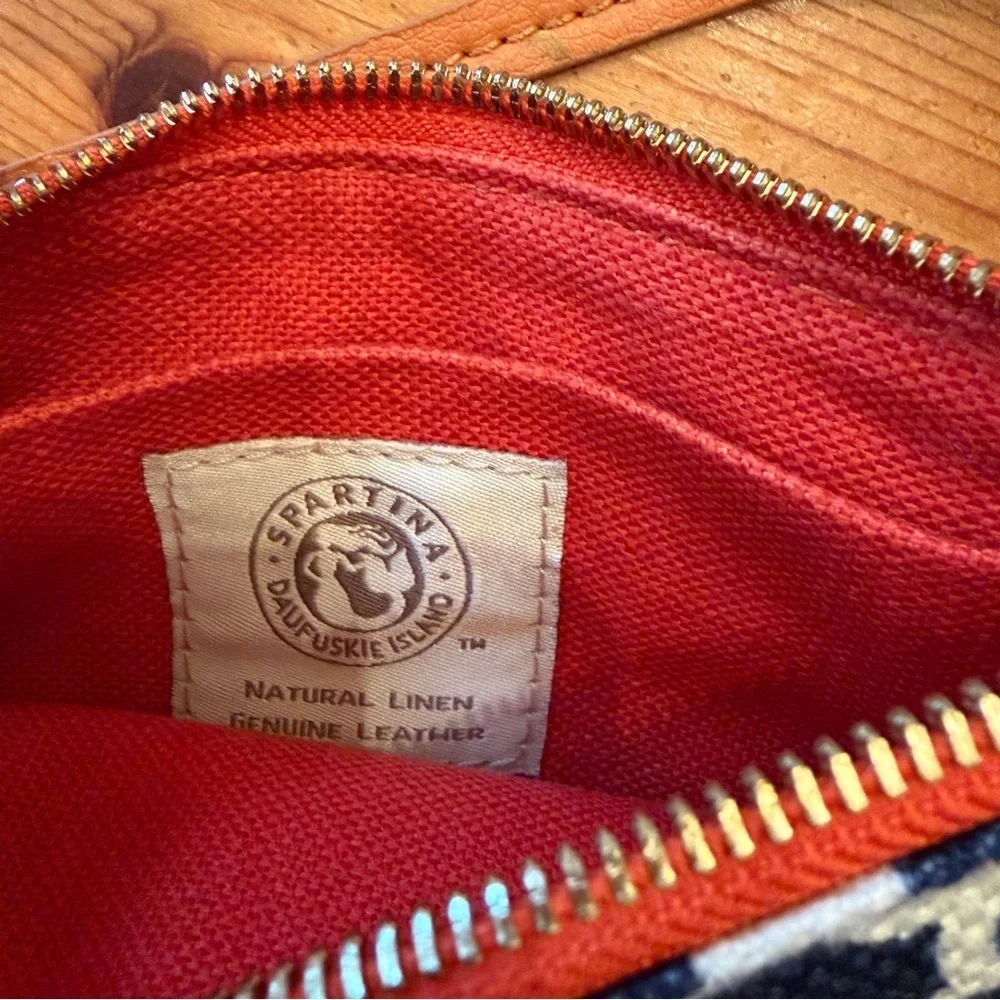 Spartina 4Natural Linen Leather Wristlet  Zip Top New without Tags